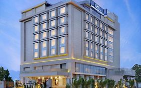 Golden Sarovar Portico
